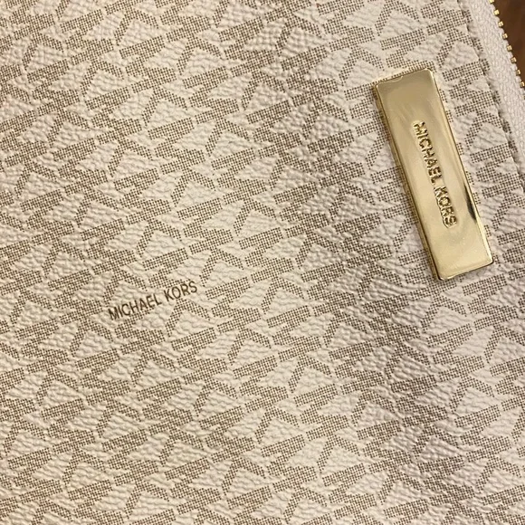 Michael Kors belt bag - Picture 4 of 5